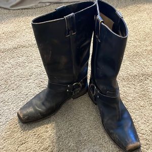 Frye Boots womens 8.5 distressed